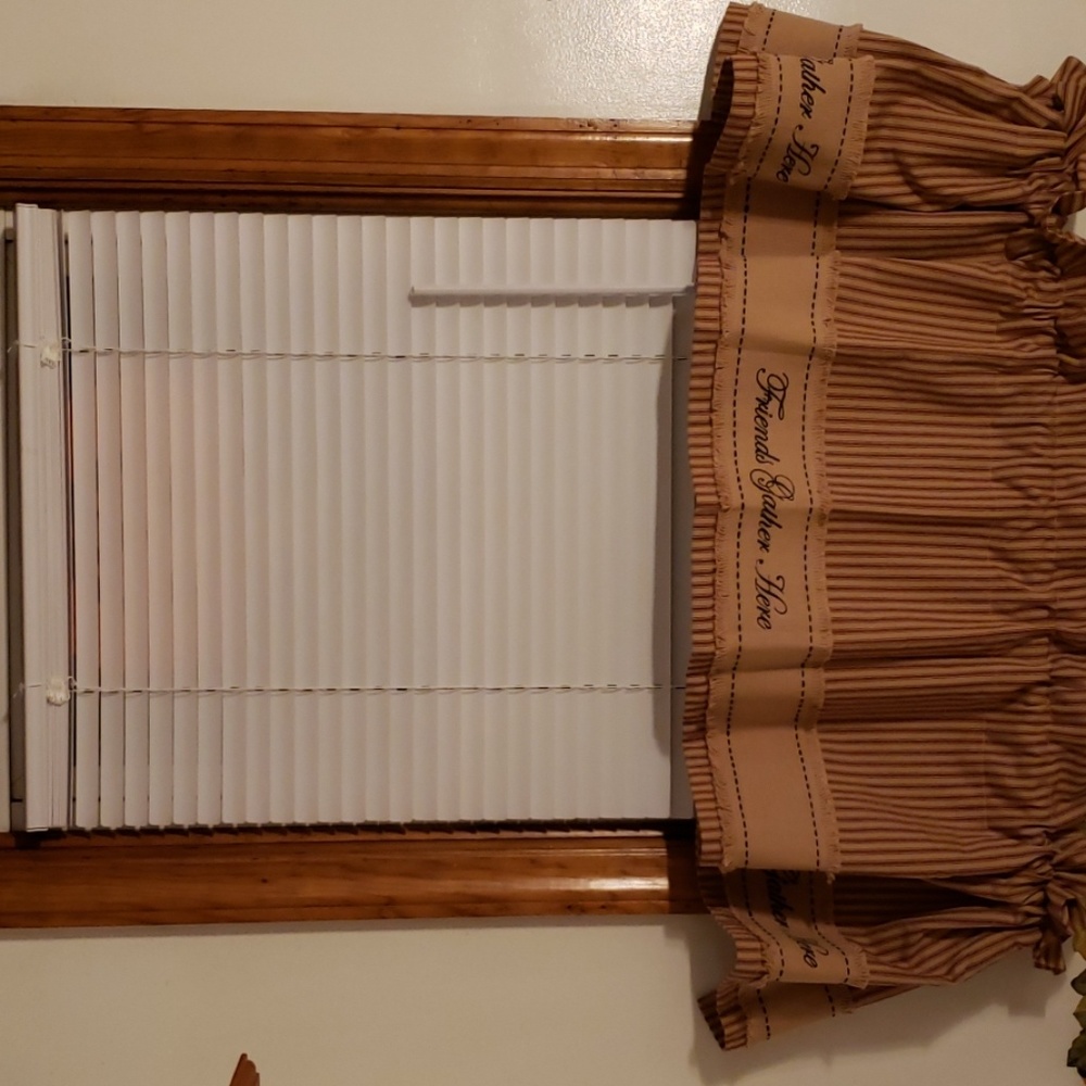 Curtains/valance